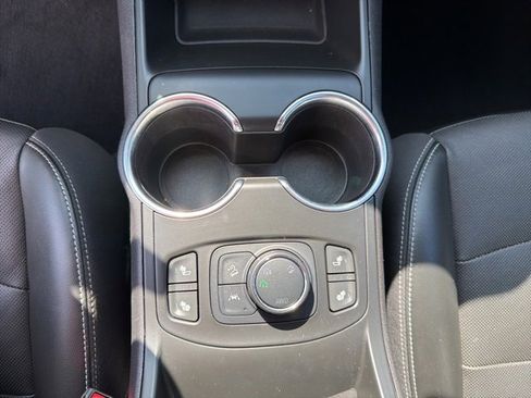 Used 2022 GMC Terrain SLT image 27