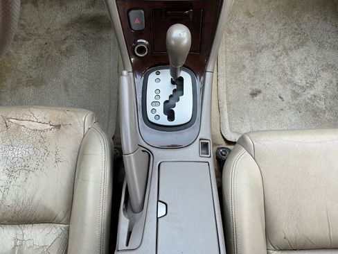 Used 2003 Nissan Maxima GLE image 17