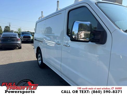 Used 2017 Nissan NV 3500 SL image 2