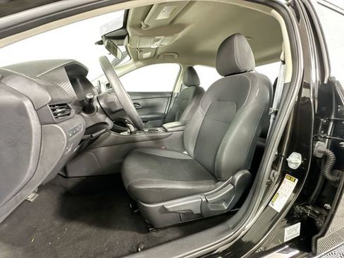 Used 2025 Nissan Sentra S FWD image 16