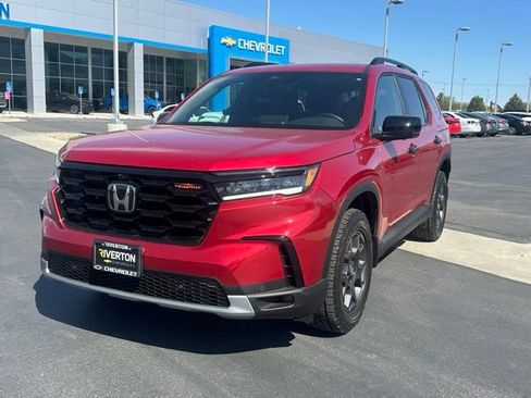 Used 2025 Honda Pilot TrailSport image 30