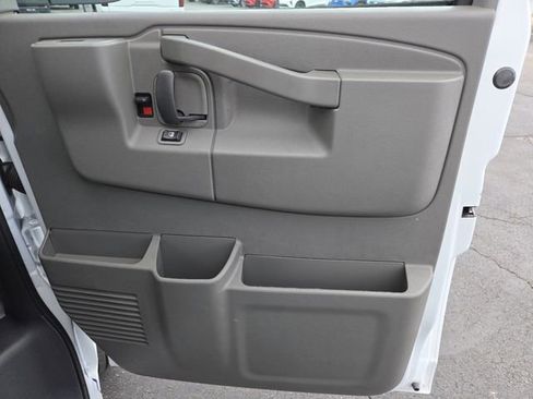 New 2026 GMC Savana 2500 w/ Driver Convenience Package RWD image 21