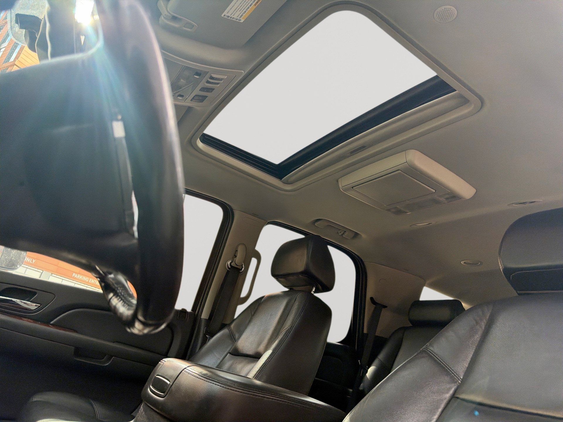 Used 2009 Chevrolet Tahoe LTZ AWD/4WD image 16