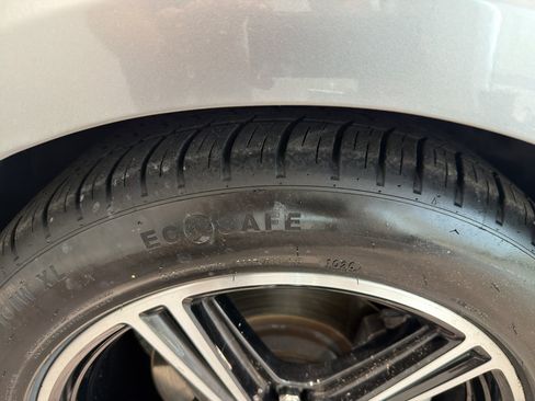 Used 2024 Ford Mustang Coupe RWD image 11