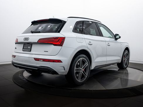 Certified 2024 Audi Q5 e Premium Plus image 8