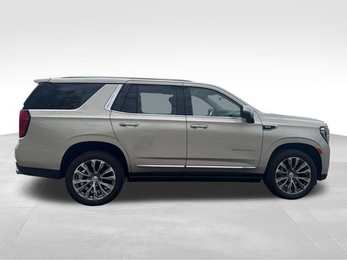 Used 2021 GMC Yukon Denali w/ Denali Premium Package AWD/4WD image 14