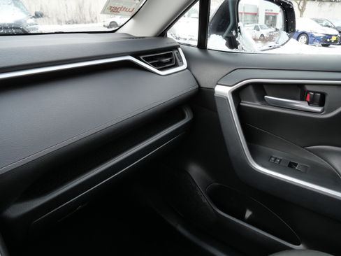 Certified 2025 Toyota RAV4 XLE image 35