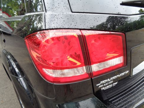 Used 2014 Dodge Journey SXT w/ Flexible Seating Group image 12