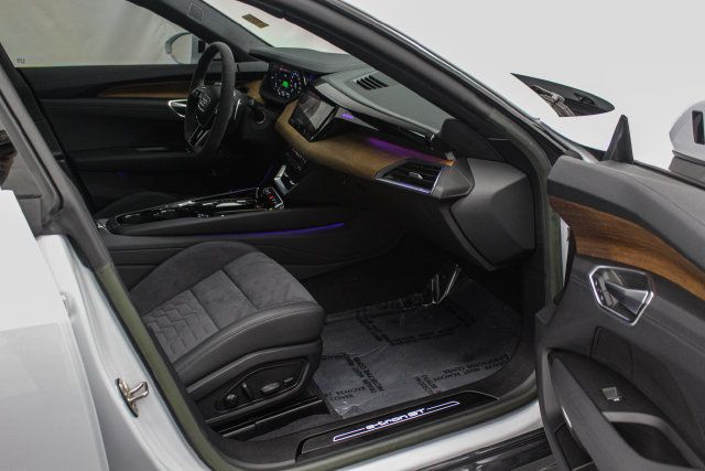 Used 2023 Audi e-tron GT Prestige w/ Prestige Package AWD/4WD image 19