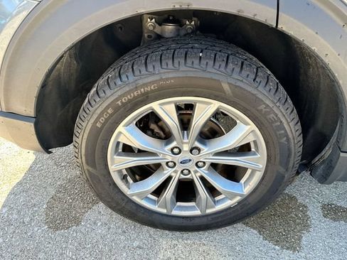 Used 2023 Ford Explorer Limited w/ Equipment Group 301A AWD/4WD image 54