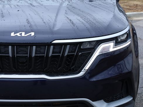 Used 2024 Kia Carnival LX image 18