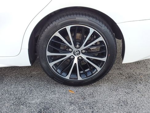 Used 2020 Toyota Camry SE image 7