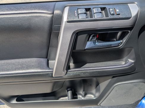 Used 2022 Toyota 4Runner TRD Sport w/ Technology Package AWD/4WD image 15