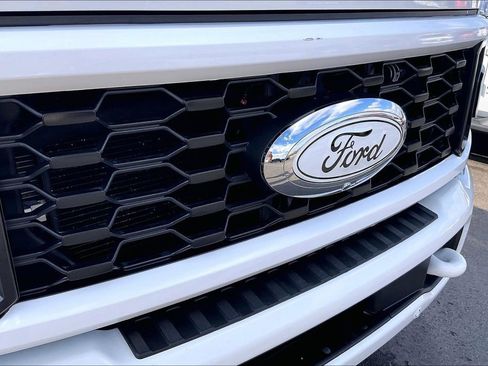 Used 2024 Ford F450 Limited image 35