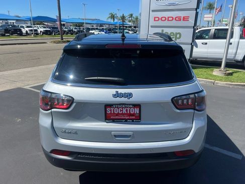 Used 2025 Jeep Compass Limited AWD/4WD image 15