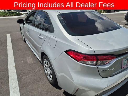 Used 2022 Toyota Corolla LE FWD image 16