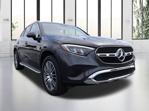Used 2024 Mercedes-Benz GLC 300 4MATIC image 4