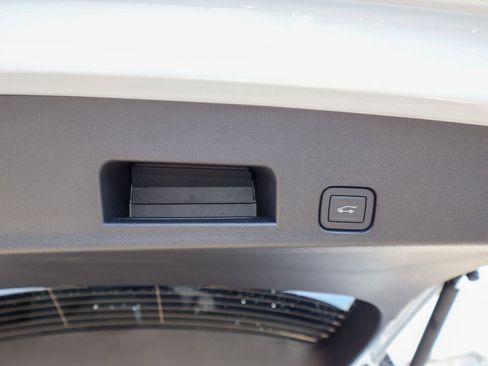 New 2026 GMC Acadia Elevation image 6