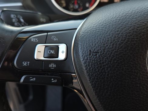 Used 2019 Volkswagen Tiguan S image 29