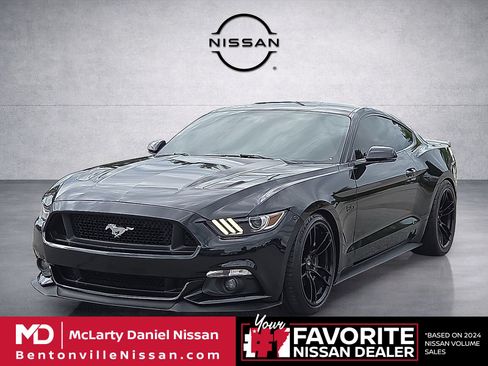 Used 2017 Ford Mustang GT Premium w/ GT Performance Package RWD image 2