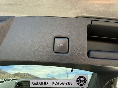 Used 2025 Ford Escape Platinum image 30