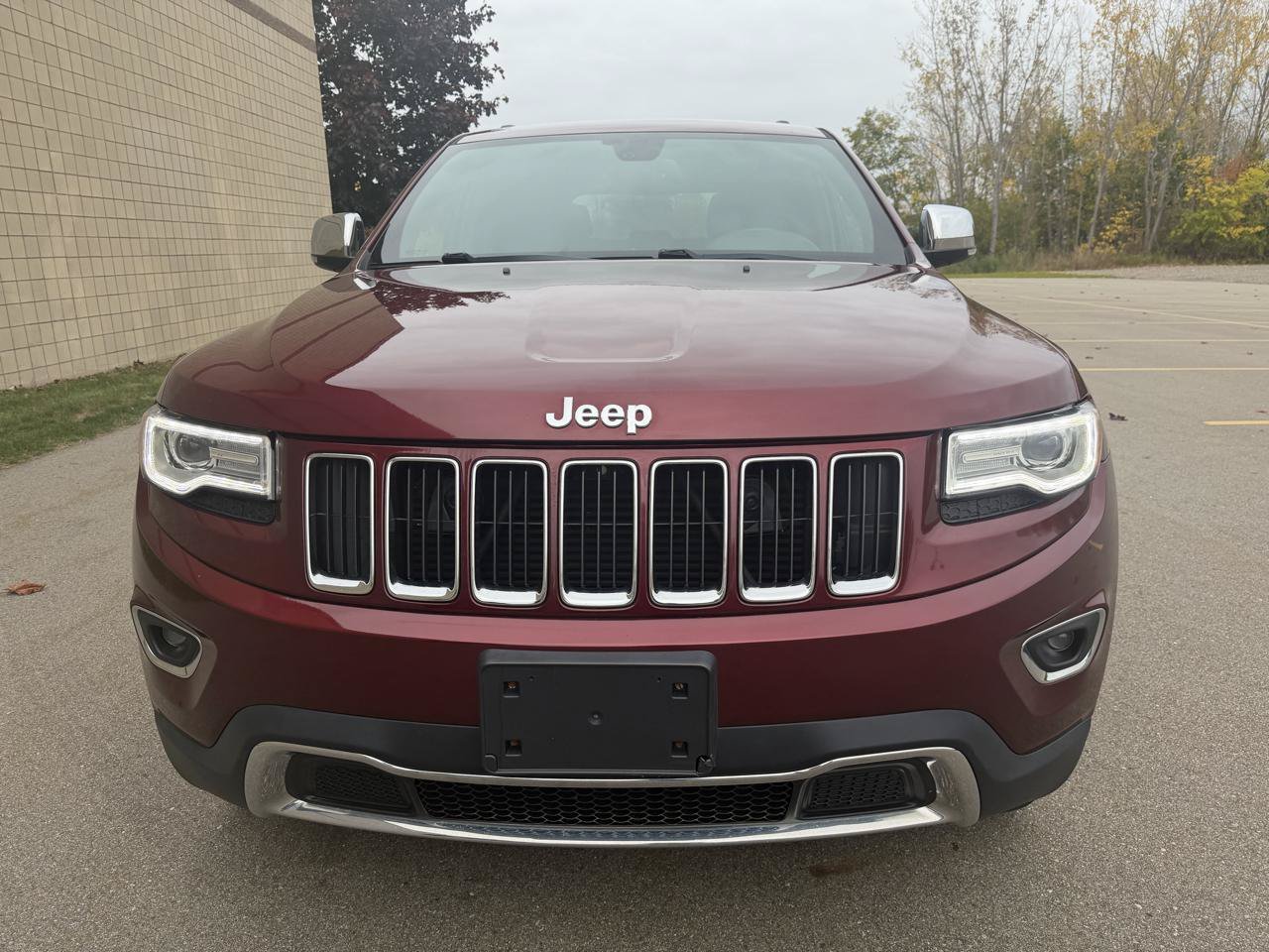 Used 2016 Jeep Grand Cherokee Limited w/ Luxury Group II AWD/4WD image 2
