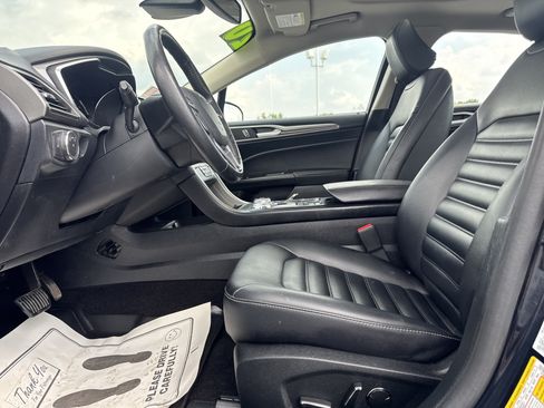 Used 2020 Ford Fusion SEL FWD image 12