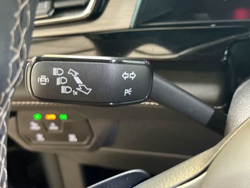 Used 2024 Volkswagen Atlas Cross Sport SE FWD image 32