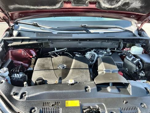 Used 2018 Toyota Highlander Limited Platinum AWD/4WD image 19