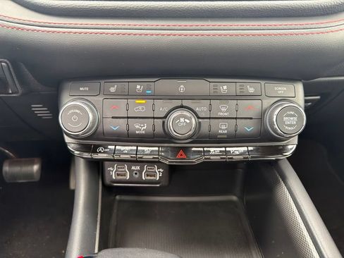 Used 2024 Dodge Durango GT AWD/4WD image 19
