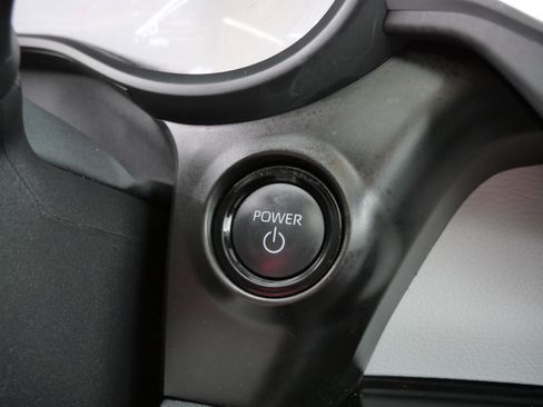 Used 2025 Toyota Sienna XLE image 34