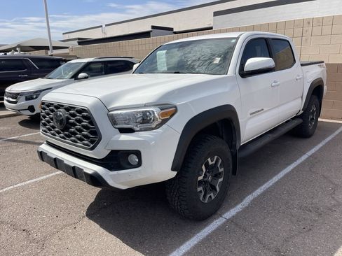 Used 2021 Toyota Tacoma TRD Off-Road w/ Technology Package RWD image 3