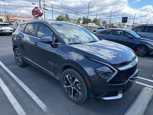 Certified 2024 Kia Sportage EX image 4