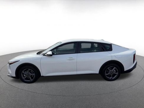 Used 2025 Kia K4 LXS image 9