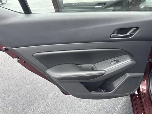 Used 2025 Nissan Altima 2.5 SV FWD image 13