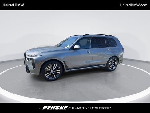 Used 2024 BMW X7 xDrive40i w/ M Sport Package AWD/4WD image 4