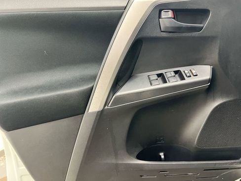 Used 2017 Toyota RAV4 LE image 20