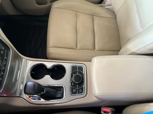 Certified 2018 Jeep Grand Cherokee Limited AWD/4WD image 32