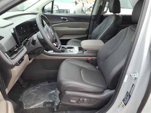 New 2026 Kia Carnival SX image 4