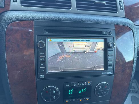 Used 2011 Chevrolet Avalanche LTZ image 31