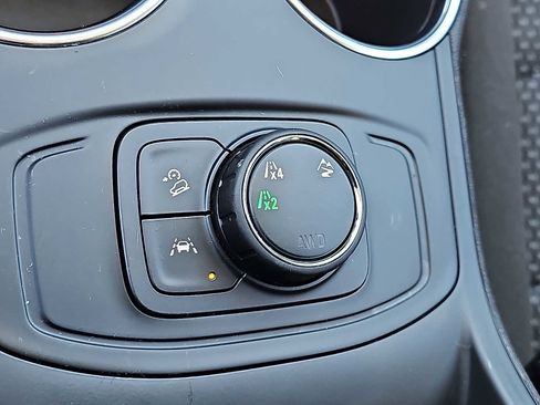 Used 2024 GMC Terrain SLE image 23