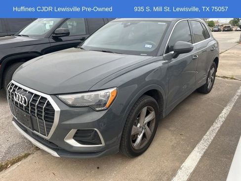 Used 2020 Audi Q3 2.0T Premium w/ Convenience Package image 3