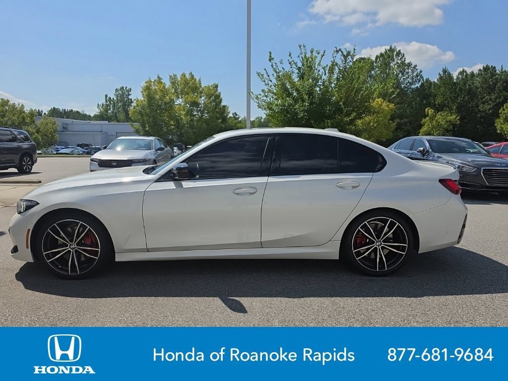 Used 2023 BMW 330i Sedan w/ M Sport Package RWD image 2