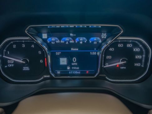 Used 2021 GMC Yukon Denali w/ Denali Premium Package AWD/4WD image 10
