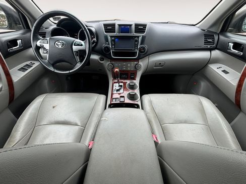 Used 2013 Toyota Highlander Limited image 10