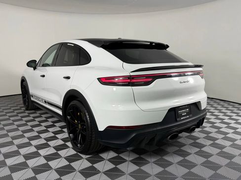 Certified 2022 Porsche Cayenne Turbo GT AWD/4WD image 3