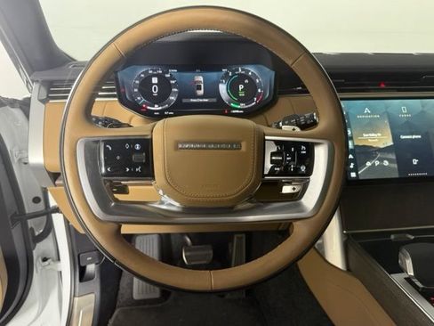 Used 2025 Land Rover Range Rover SE AWD/4WD image 17