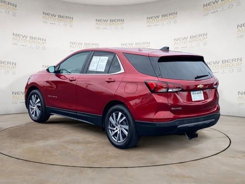 Used 2024 Chevrolet Equinox LT FWD image 3