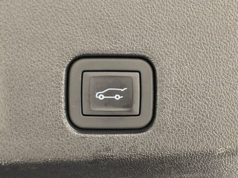 Used 2024 Chevrolet Traverse LT w/ Midnight/Sport Edition AWD/4WD image 13