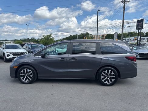 Used 2025 Honda Odyssey EX-L image 4